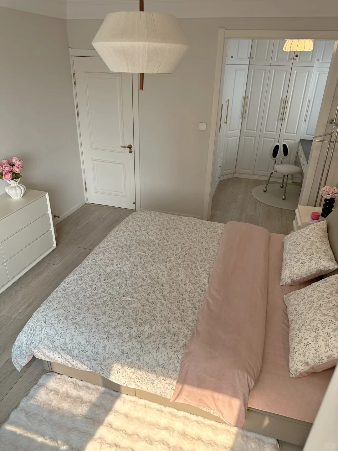 一个干净的卧室真的太治愈了~