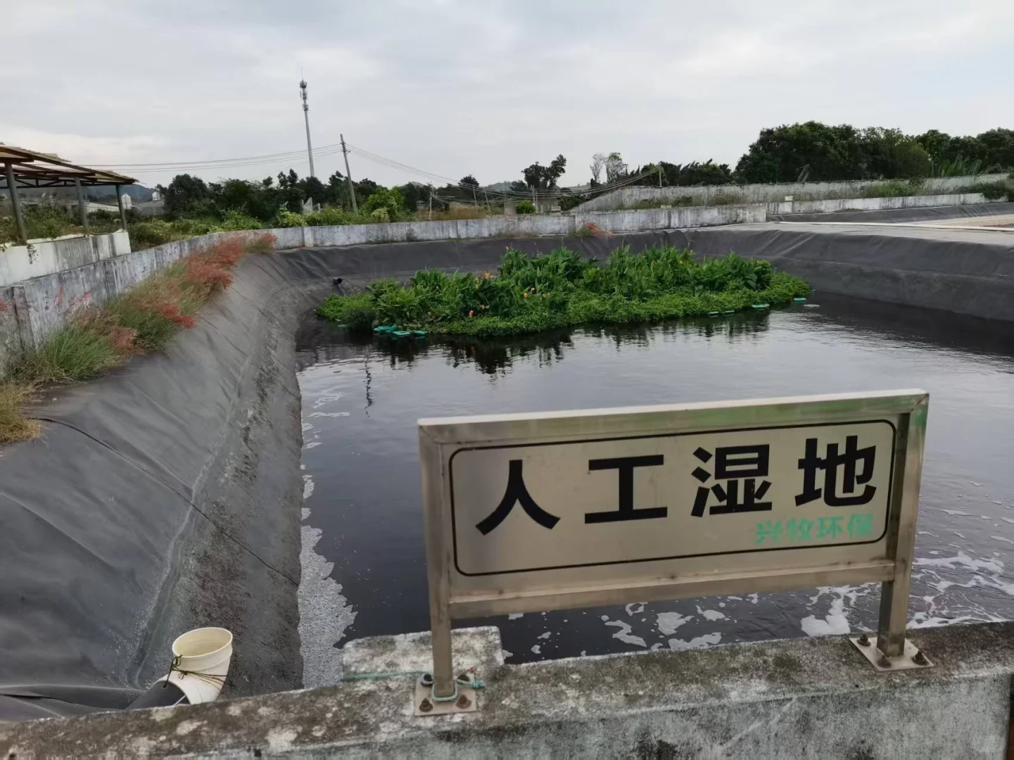 畜牧沼气池土工膜双道热熔焊接缝防渗效果