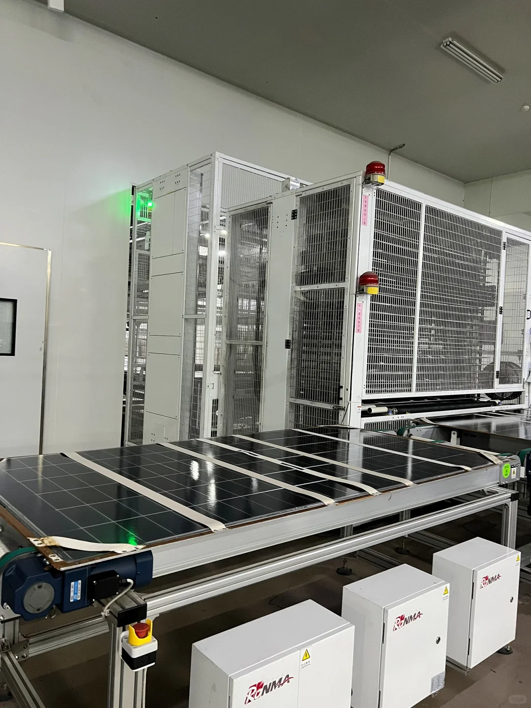 涨知识| 光伏人在车间学习的一天?