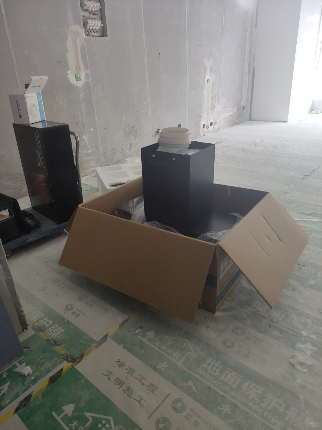 老板小黑镜l1油烟机安装完成