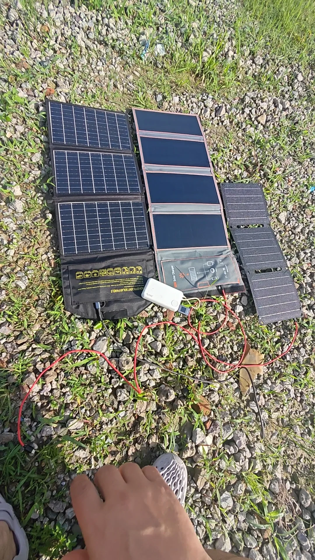 重装徒步100元太阳能充电板测评！