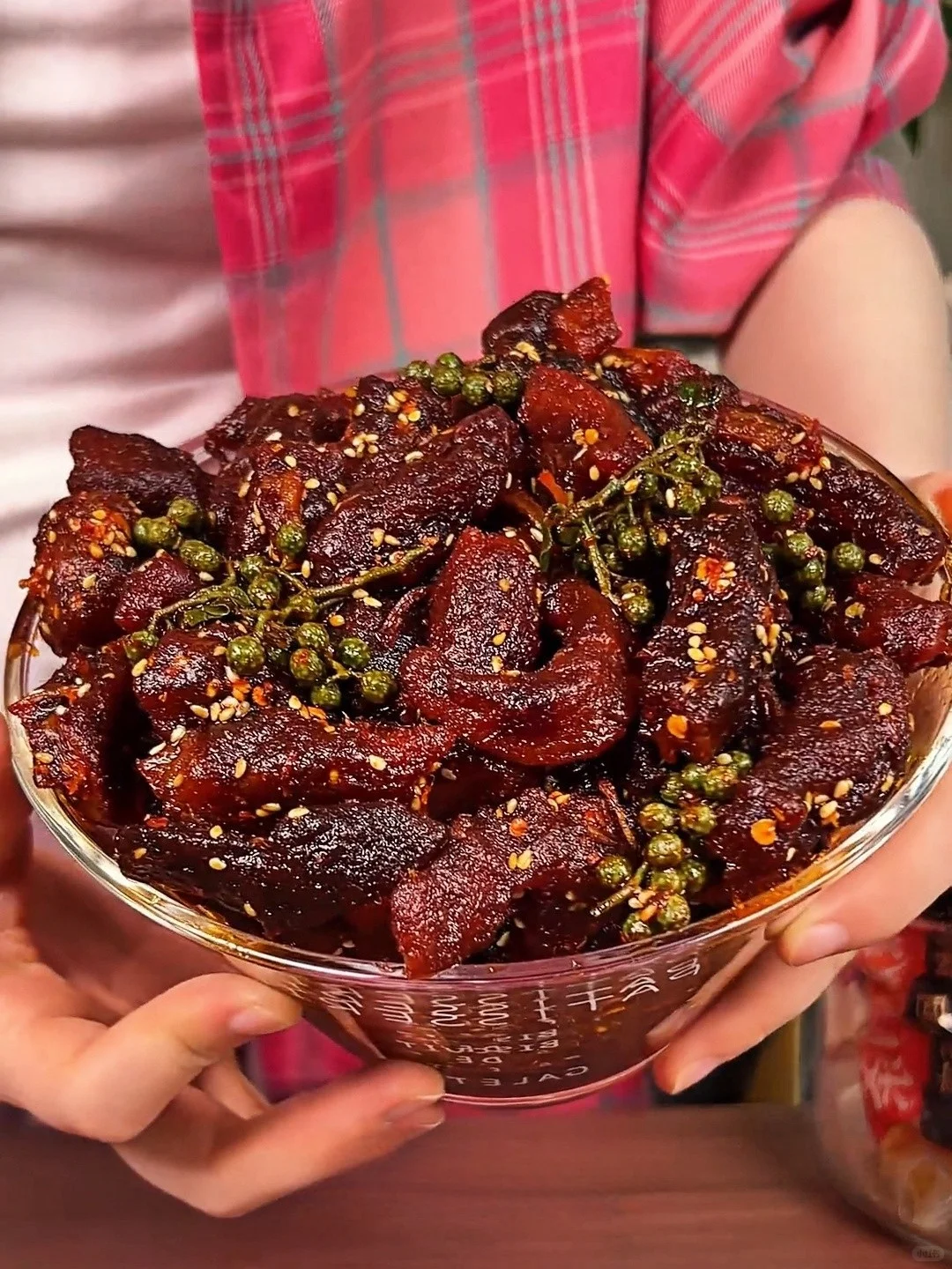 我妈：你就9.9?的卖，总比倒闭了强…