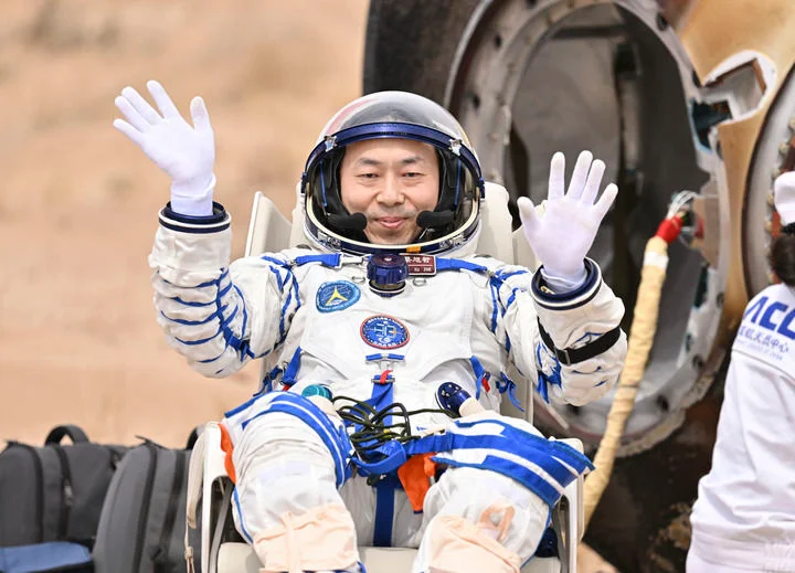 神舟十九号航天员 欢迎回家!