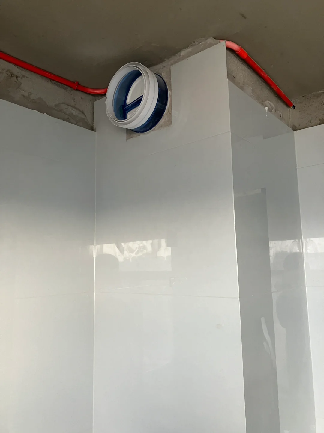 帮我看看止逆阀有问题吗？下一步该吊顶了