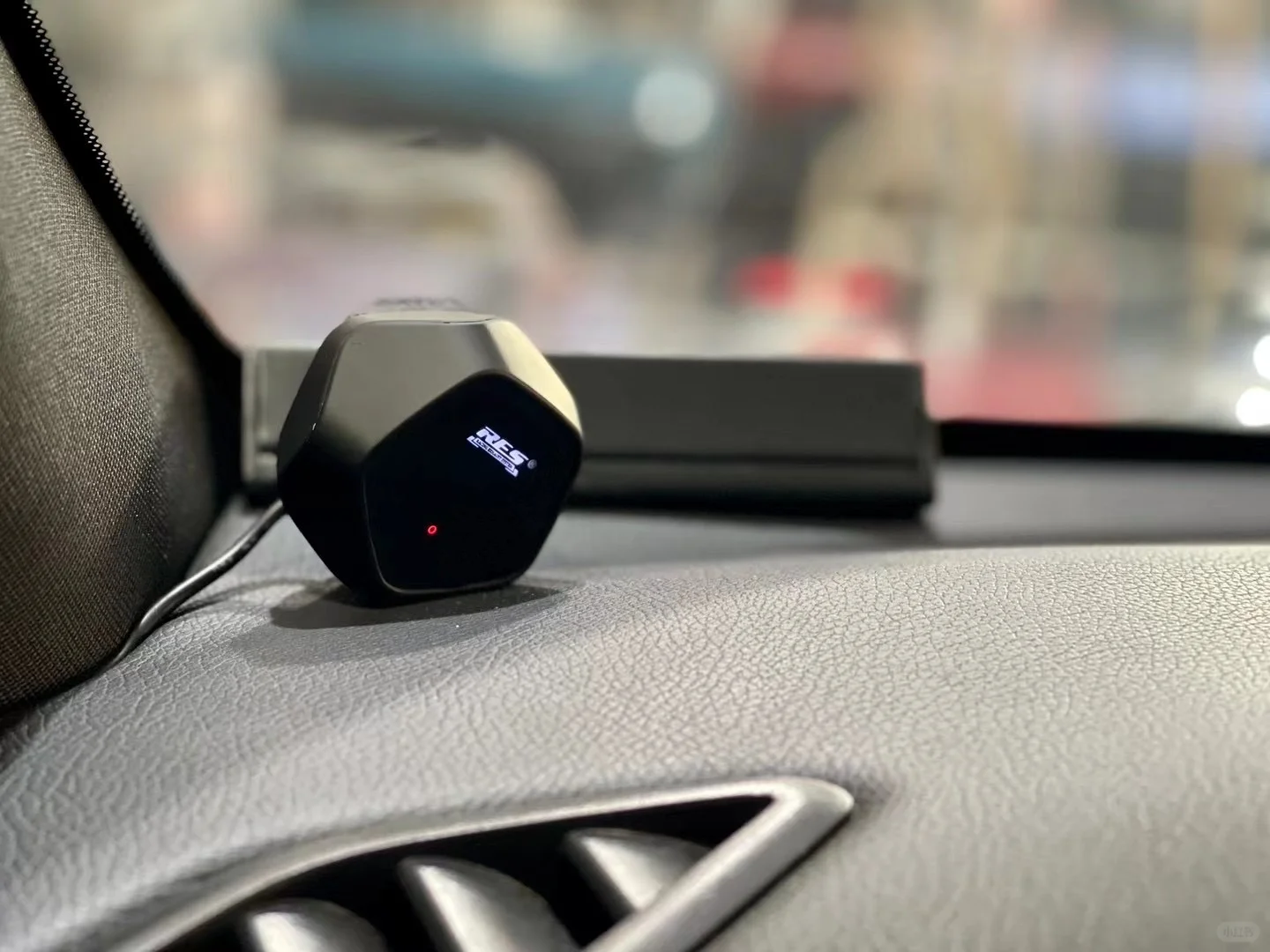 奔驰CLA220 W117 & RES智能阀门排气！