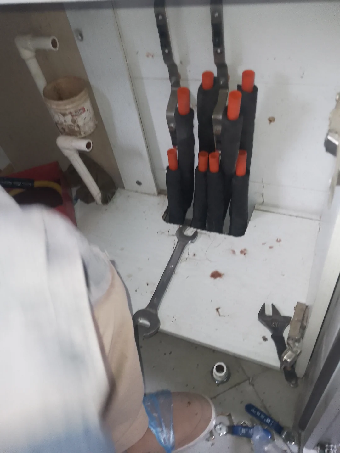 天津本地清洗疏通地暖管，27年企业