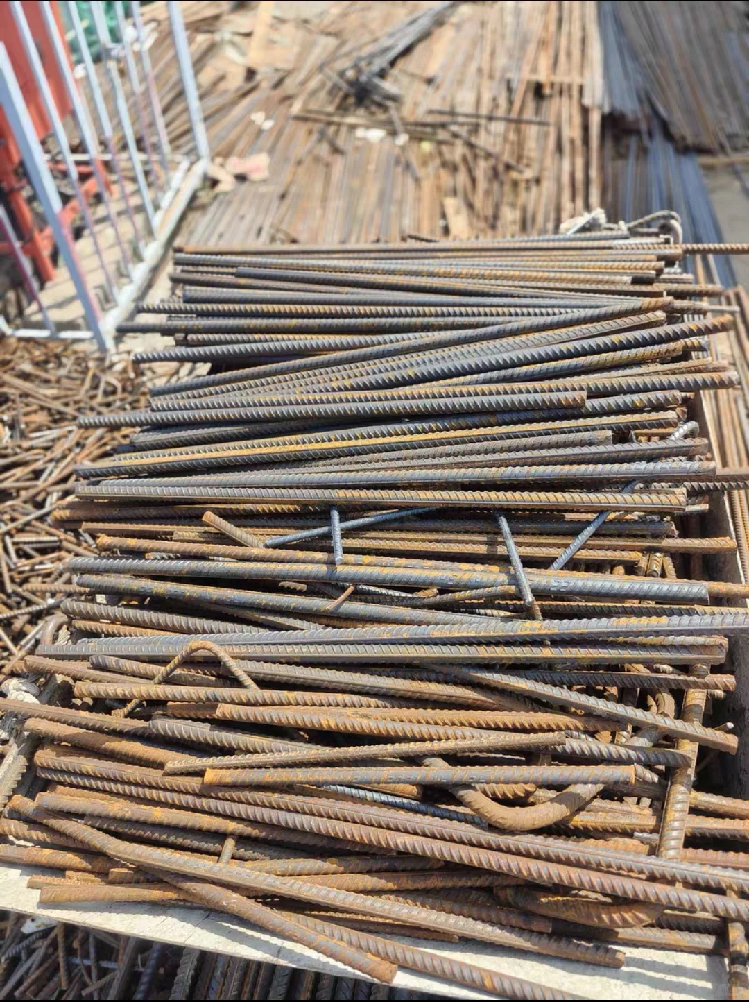 废料处理 爱护环境从你我做起 收购废钢 废