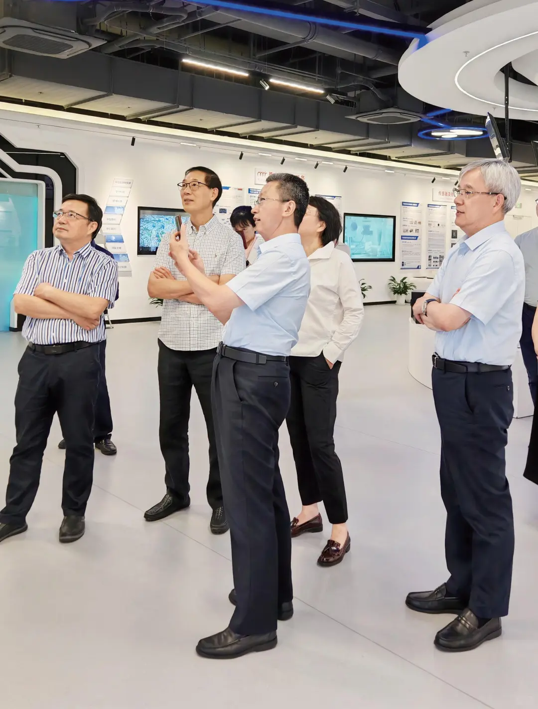 专家委员会会议举行