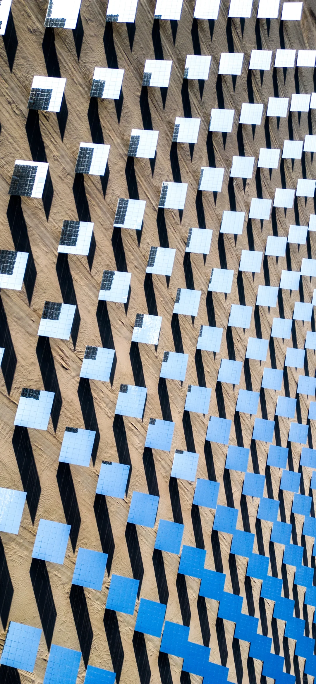 青海敦煌光电厂丨戈壁滩上的能源奇迹