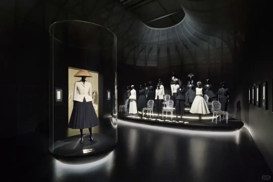 ⚫️坐观展览|当你走进时装展