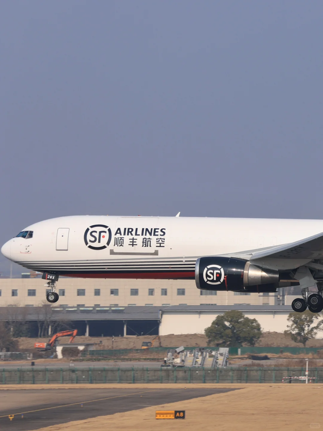 快递公司：圆通，UPS，顺丰B767货机