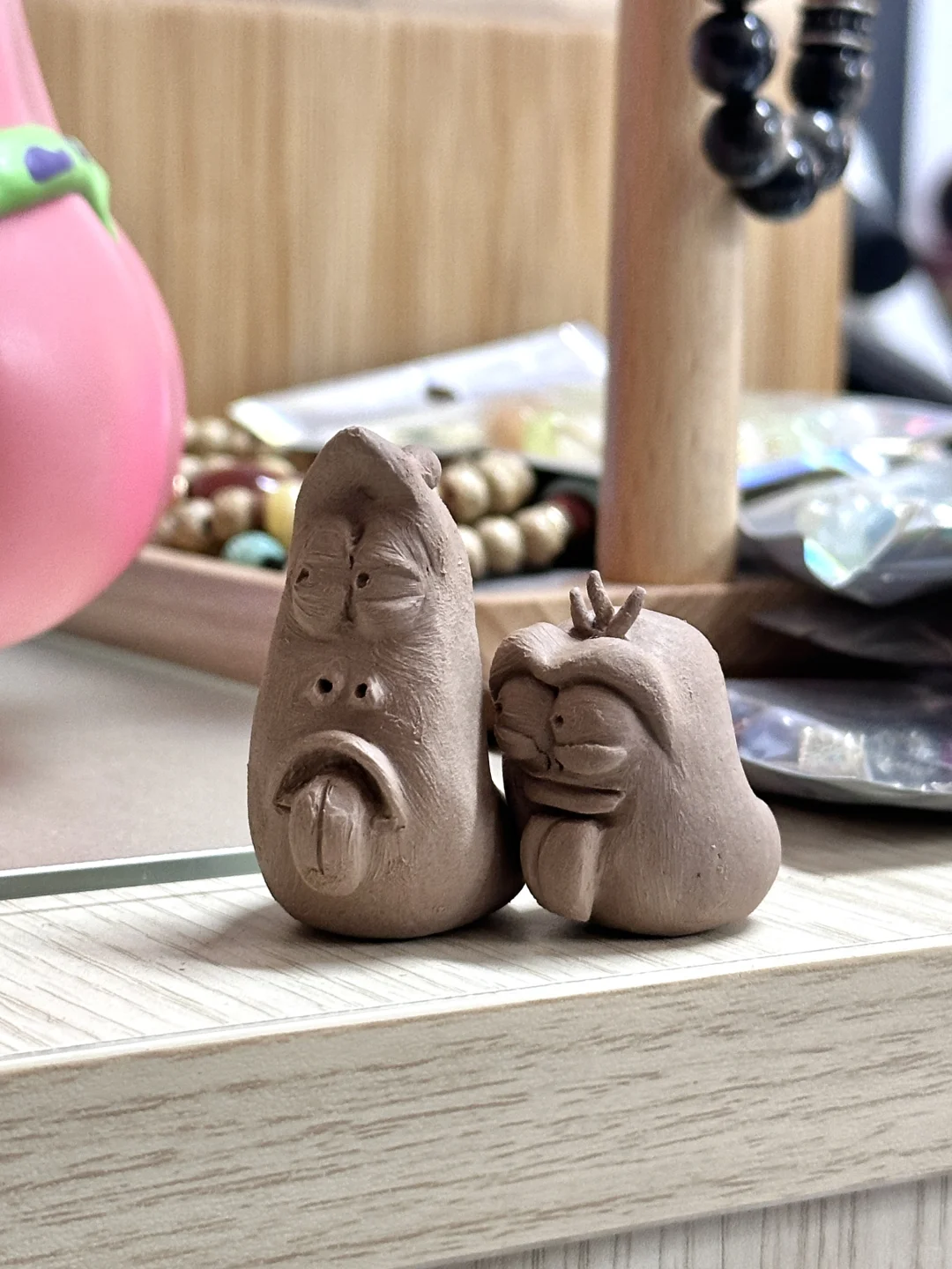 大家帮我看看这兄弟俩都在议论啥呢？？