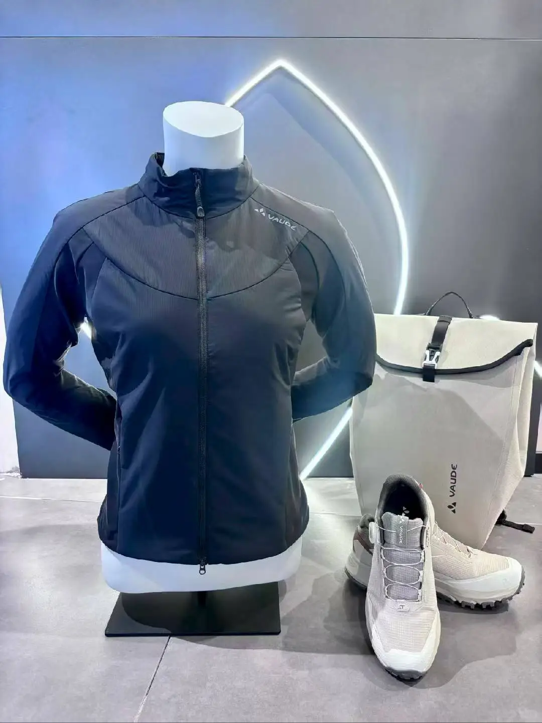 ✨穿搭小心机！这件外套太懂女生啦～?