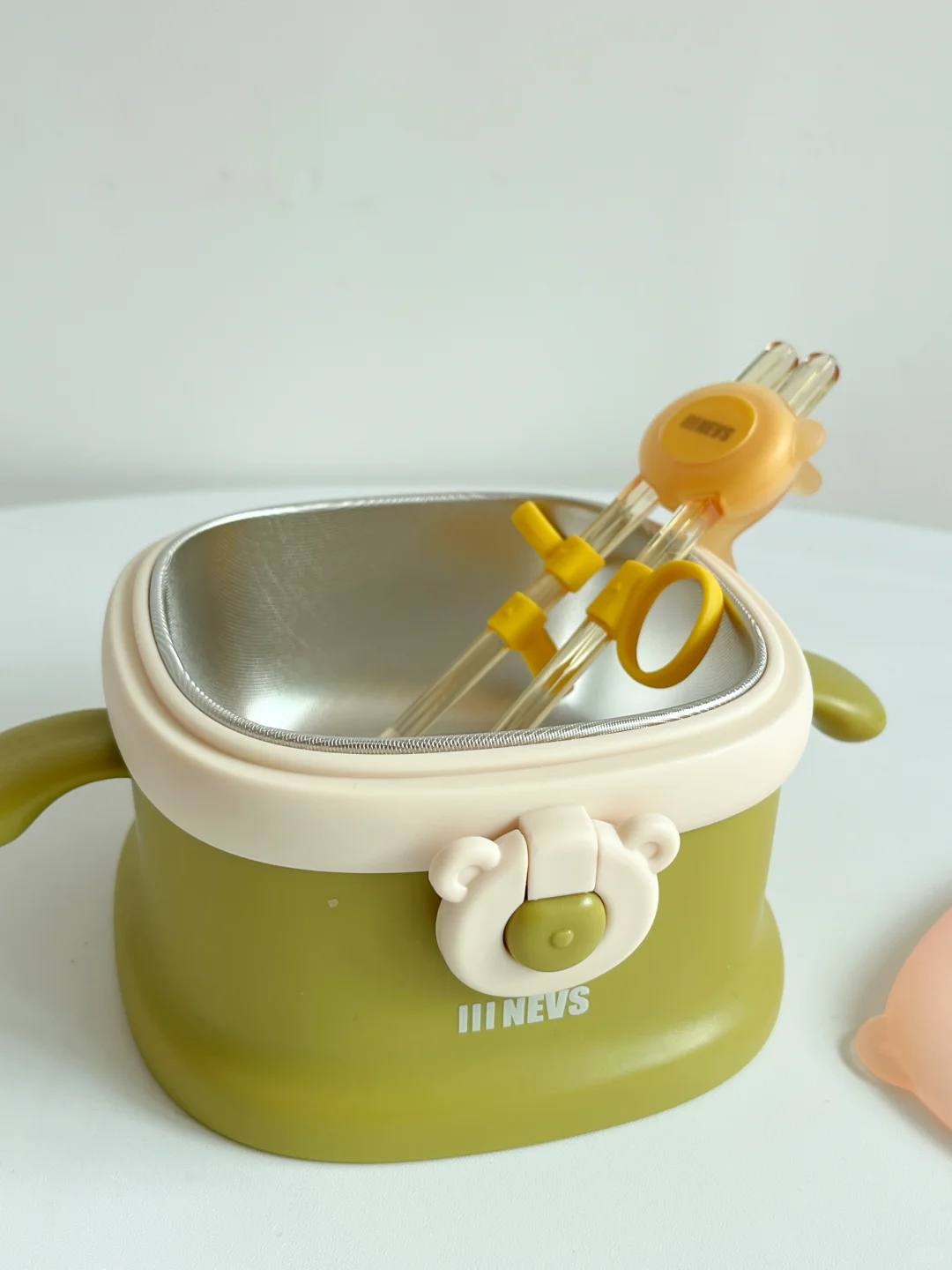 哪个宝宝还没有辅食碗？秋冬准备个保温的吧