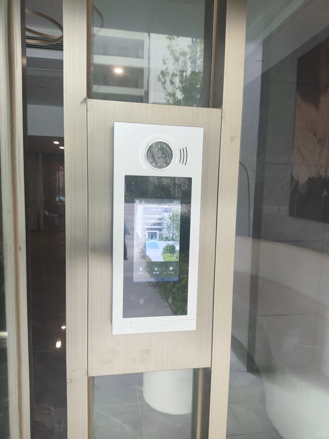 ?「刷脸回家」成小区标配？我家这高级操