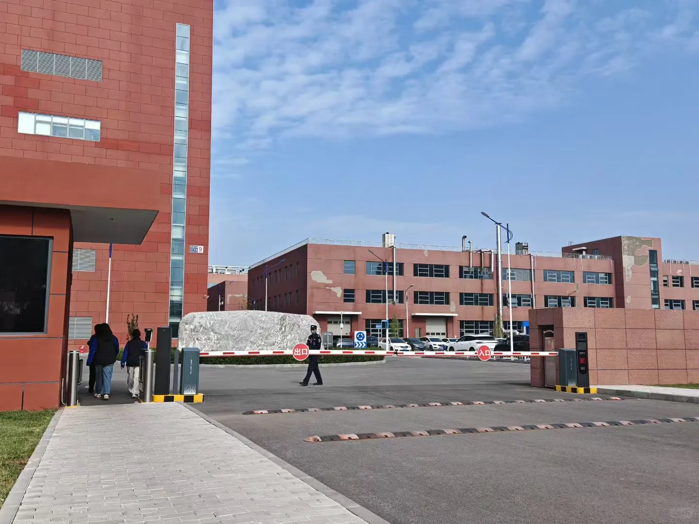 学校门口的安防产品应用场景案例