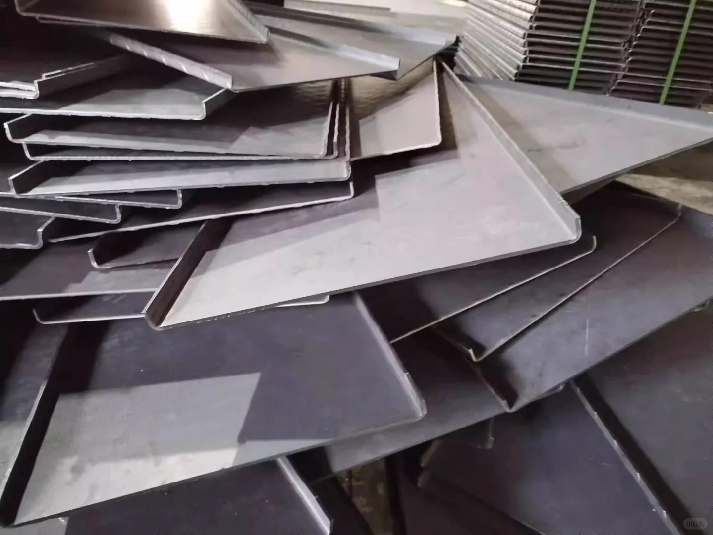 花纹钢板制作成踏步板：为何成工程界的首选