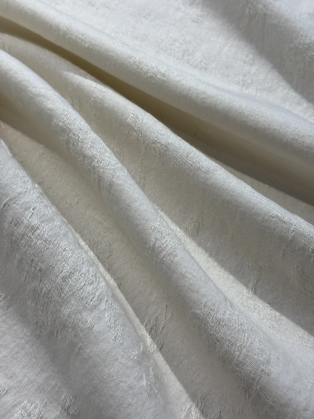 羊毛暗肌理提花，上身就懂什么叫质感天花板