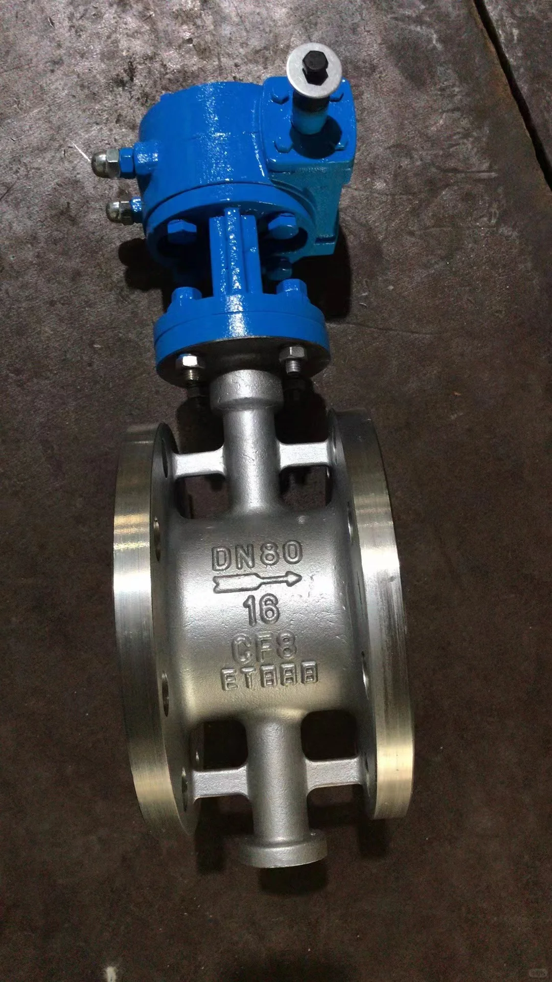 美标蝶阀以其精密的工艺和优良的性能，受到全球用户的青睐。该产品不仅具有出色的密封性，还具备快速启闭的特点，极大地提高了工作效率。美标蝶阀的广泛应用，无论是在石油化工、水处理还是环保领域，都展现出了其卓