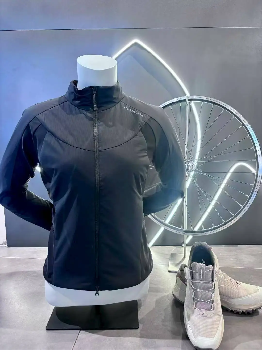 ✨穿搭小心机！这件外套太懂女生啦～?