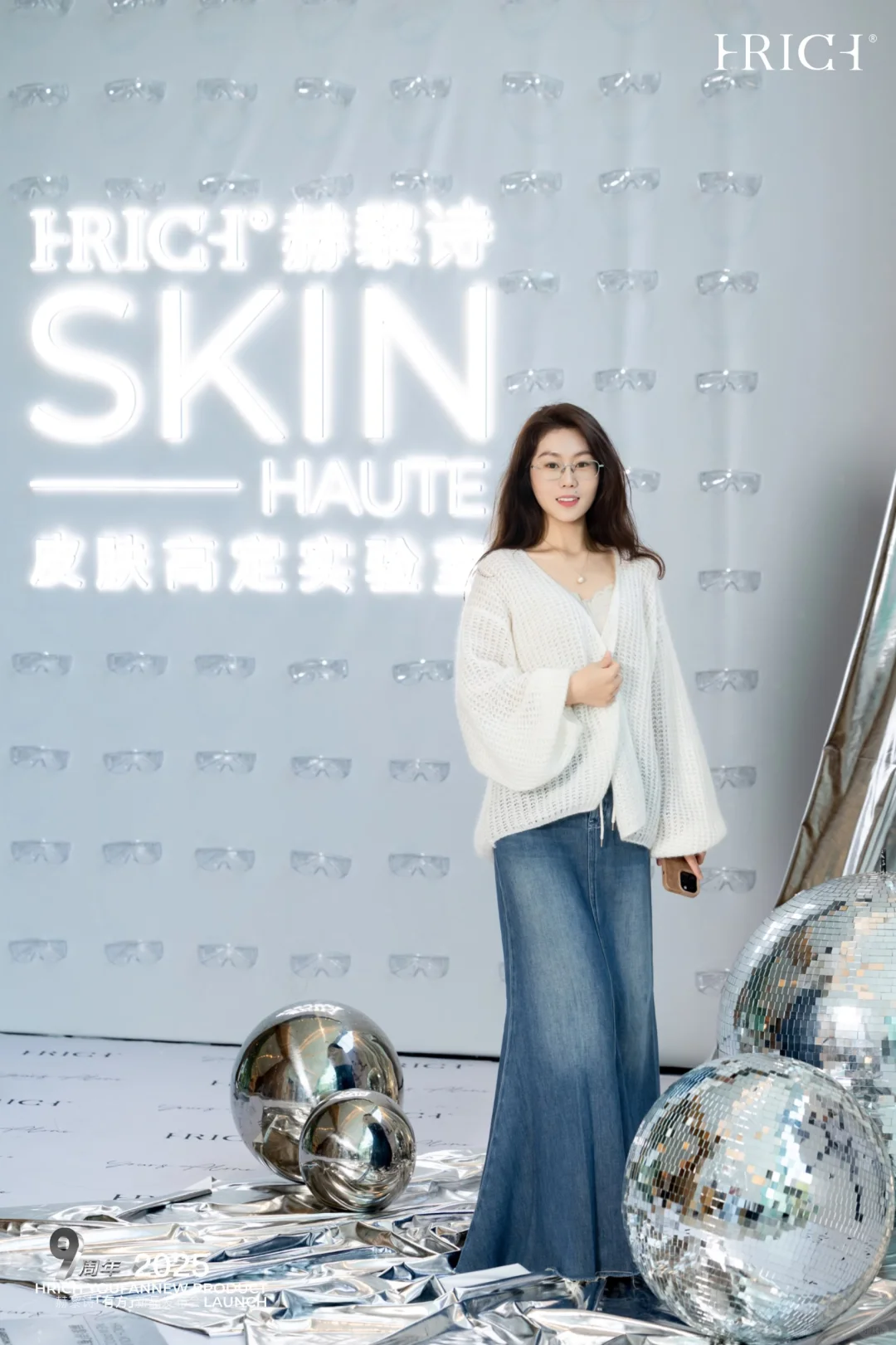 这是走进美术馆了吗，赫黎诗
