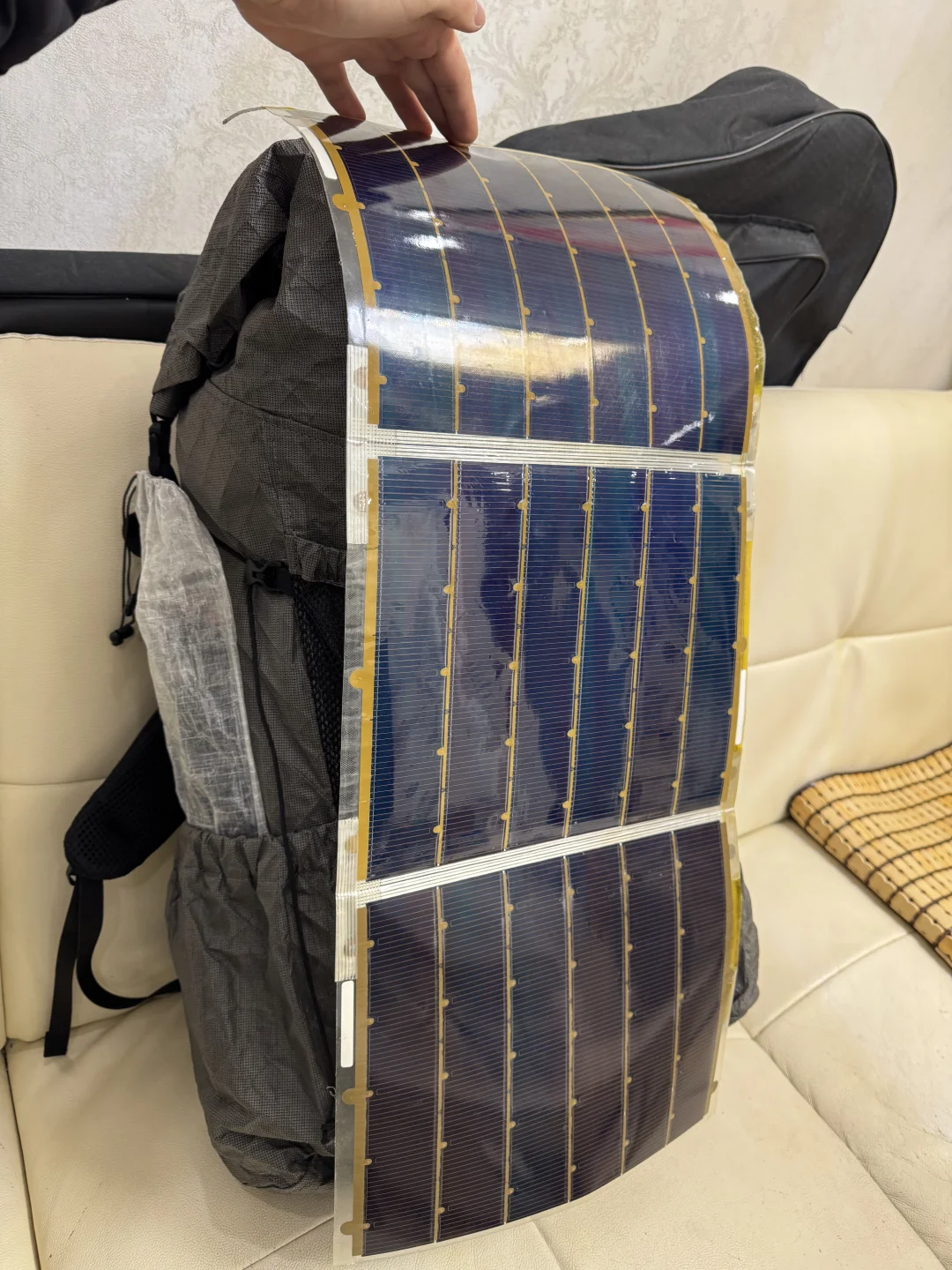 【实测18瓦】轻量户外太阳能板 120克 22.5瓦