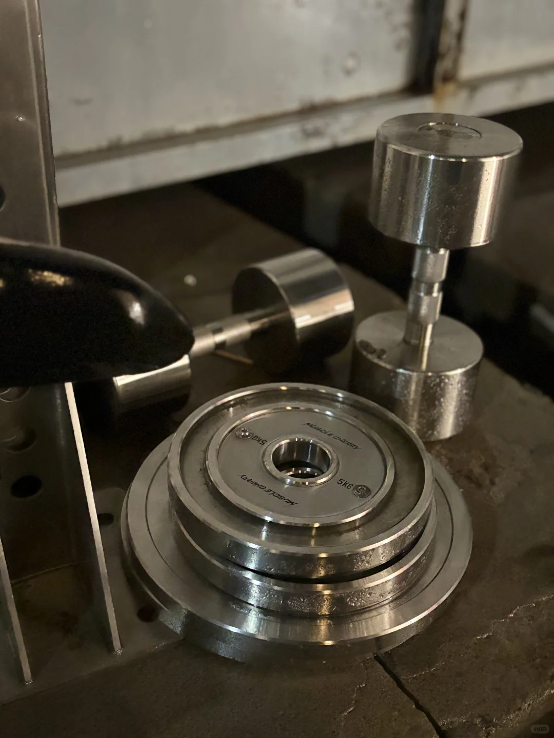 不锈钢的权威！右划看淋了N次还能转的哑铃