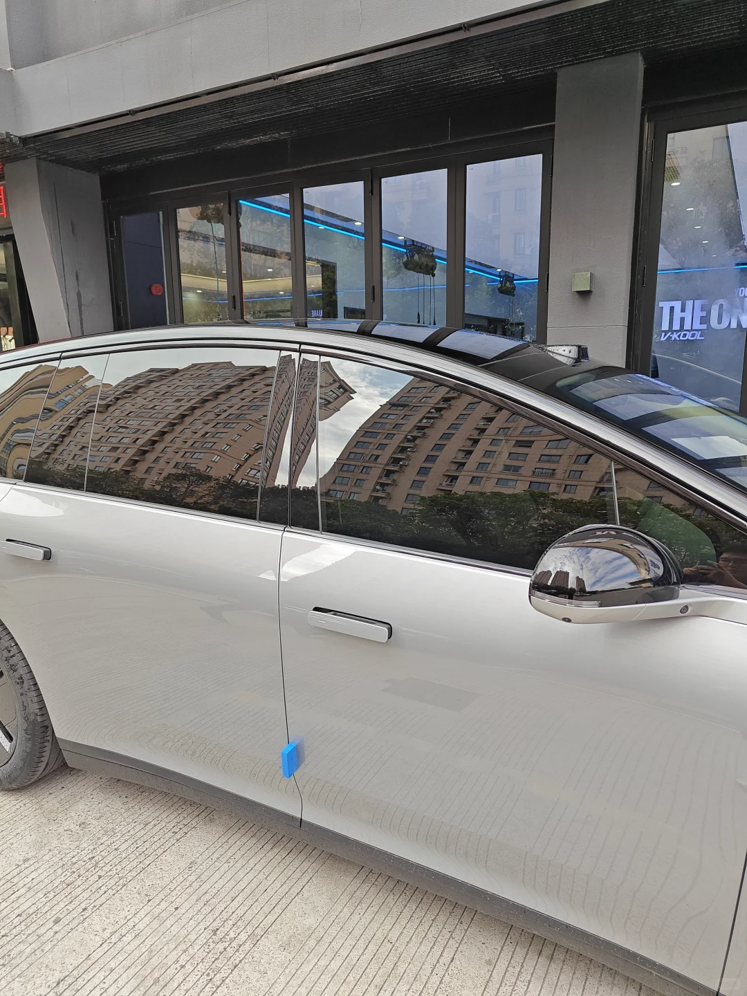 ?理想i8窗膜神操作:隔热防晒又省电!✨