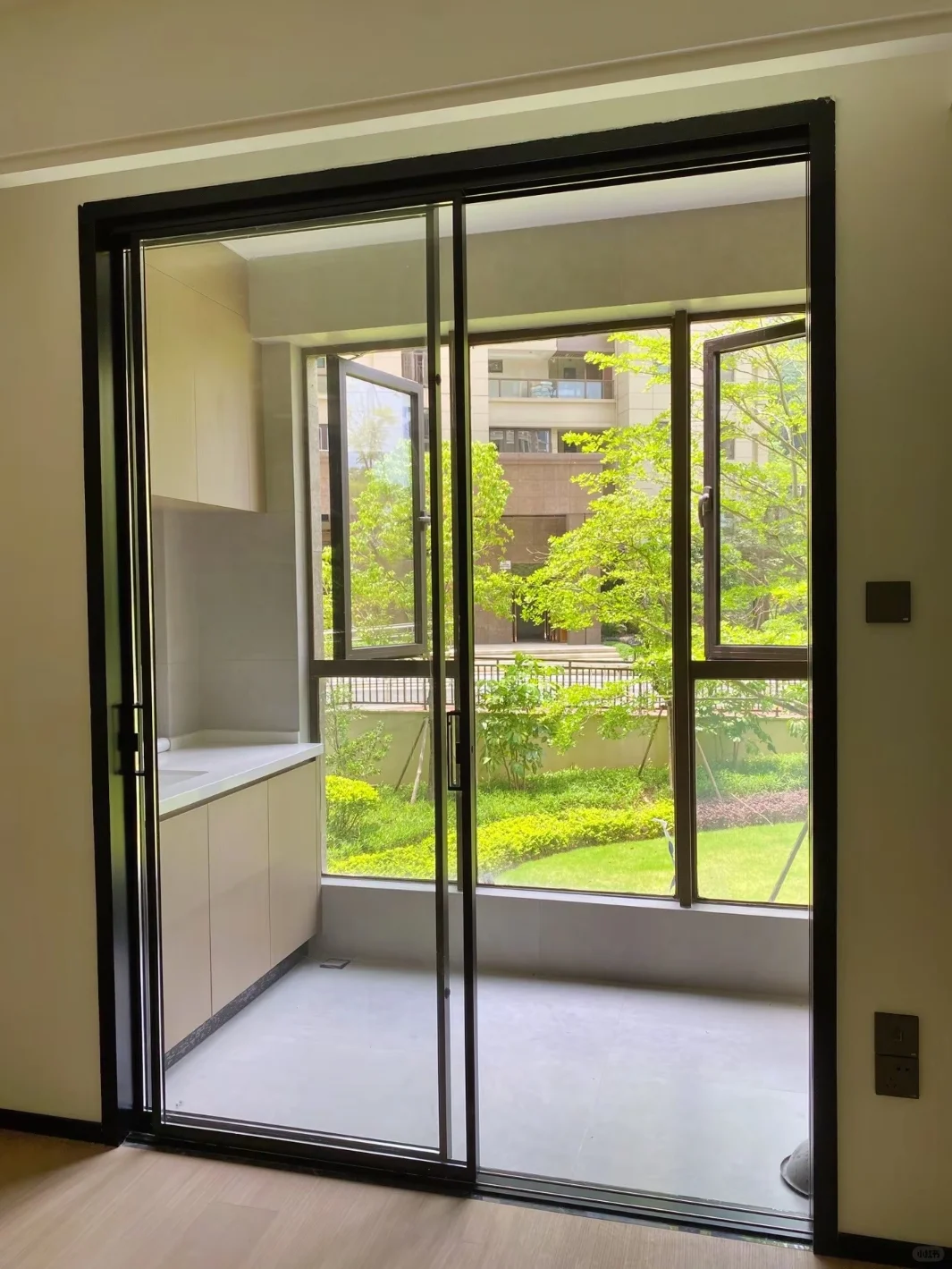 美观又实用，推拉门封阳台攻略！