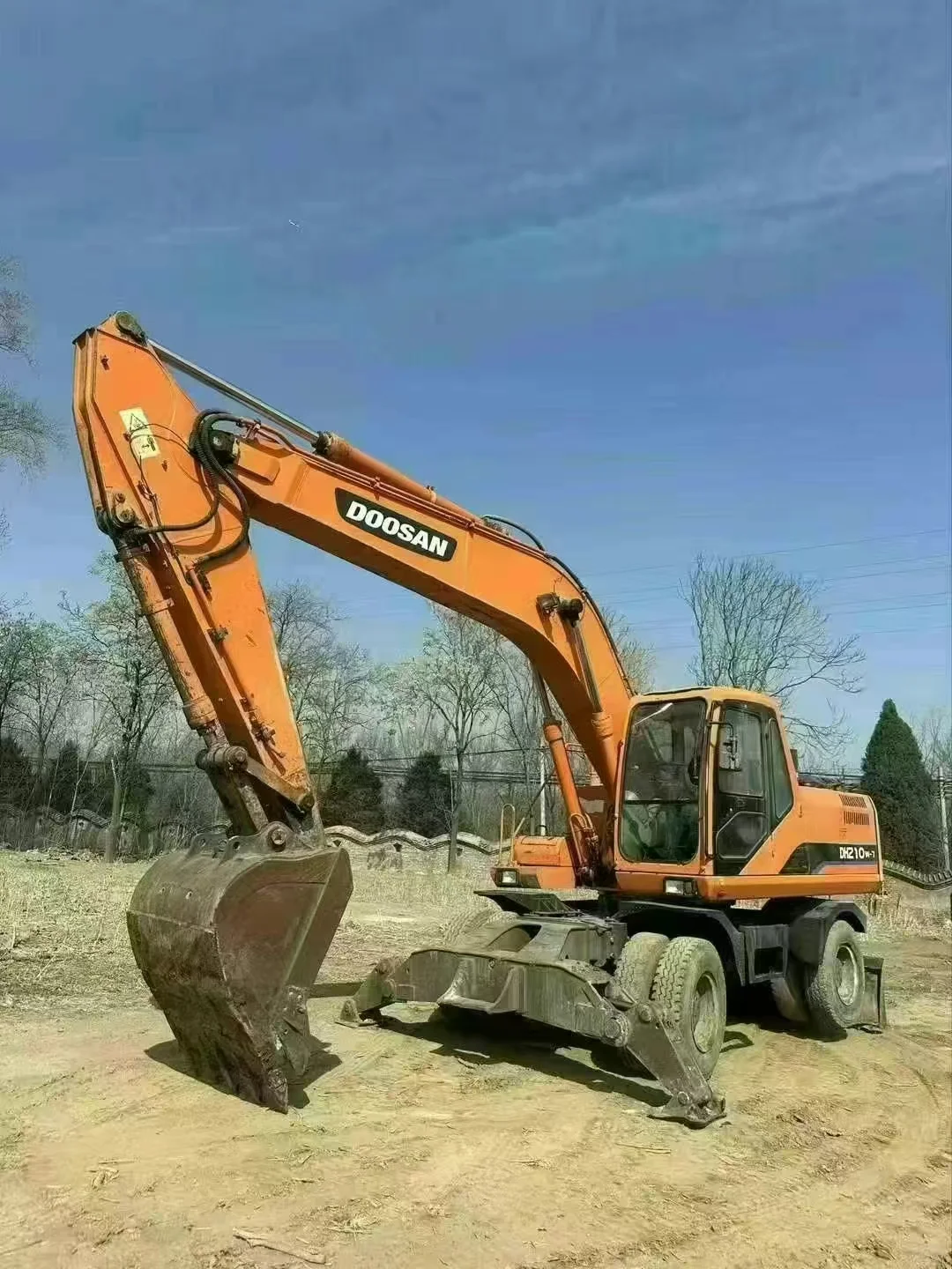 挖机出租，设备租赁，