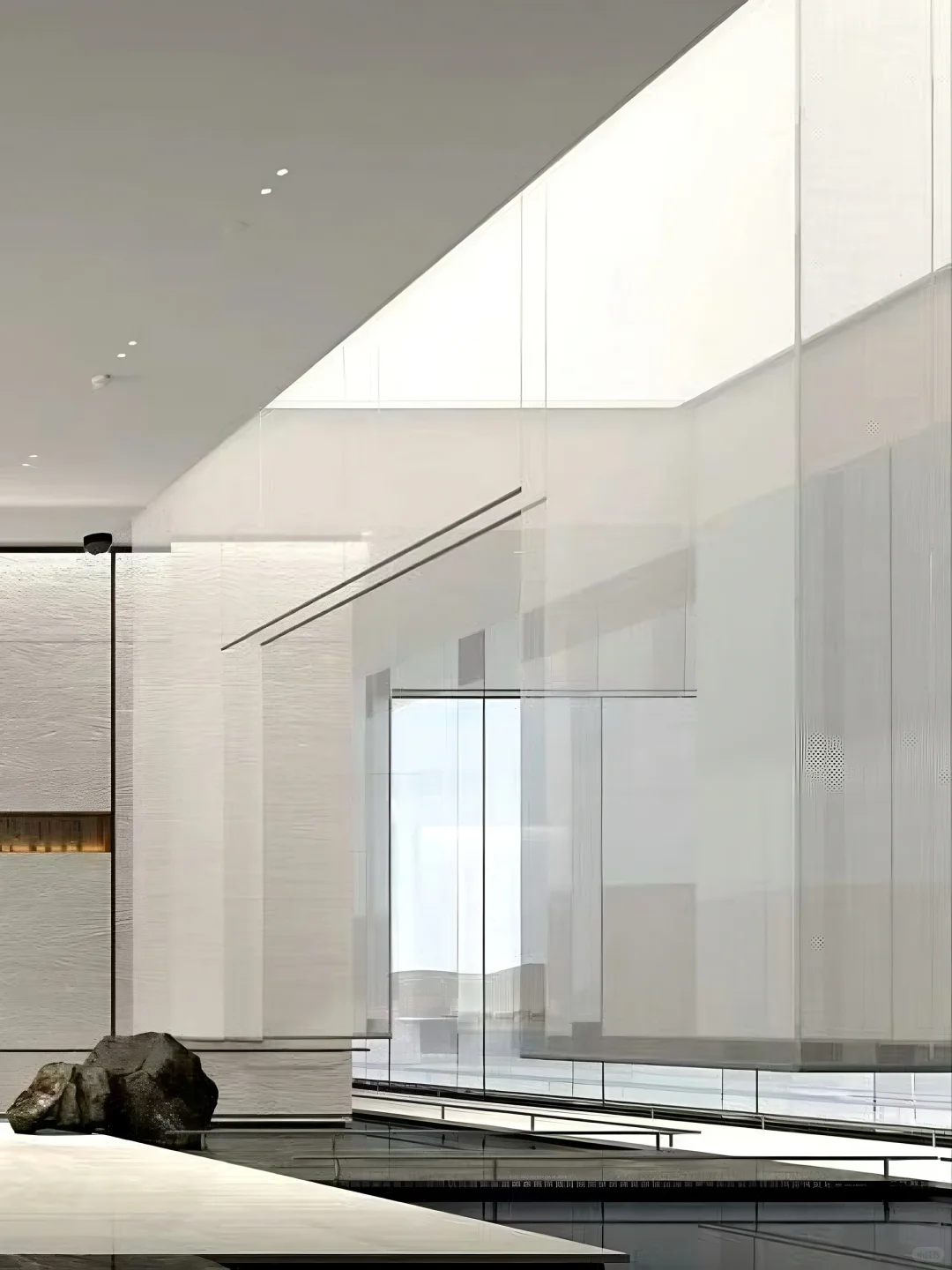 OMG?这面玻璃竟能一键切换空间模式！