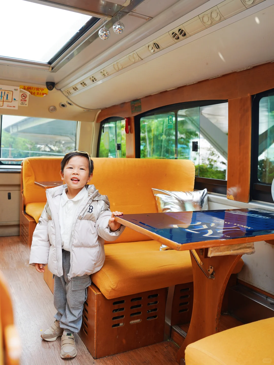 上海潮娃速冲！MLBKids老花巴士太出片?