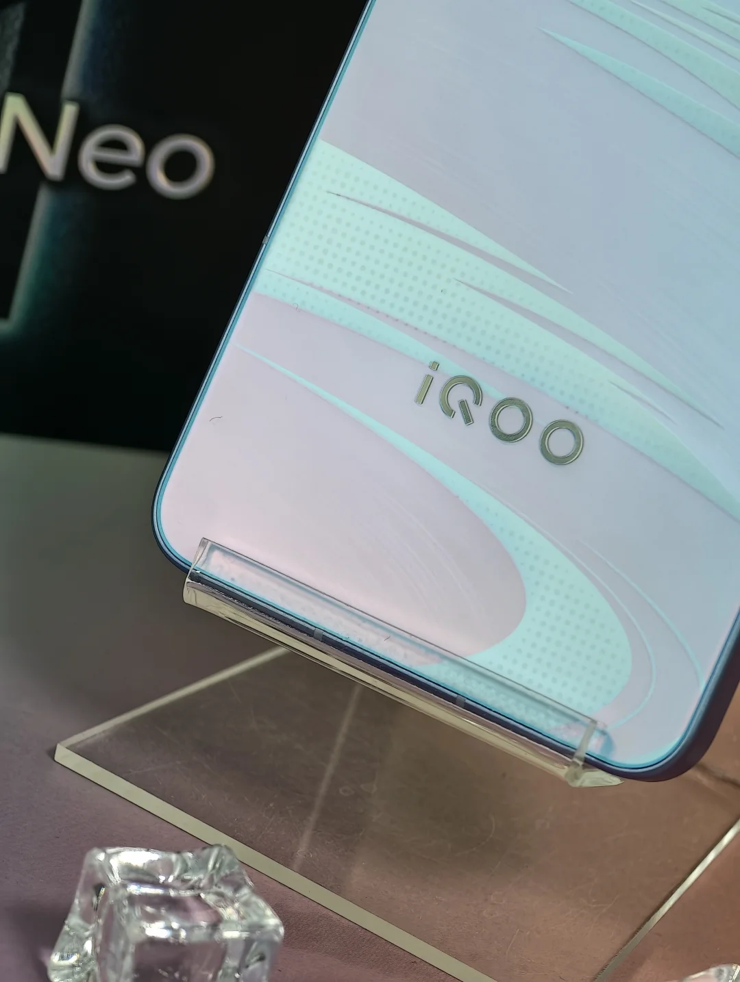 会变色的手机？