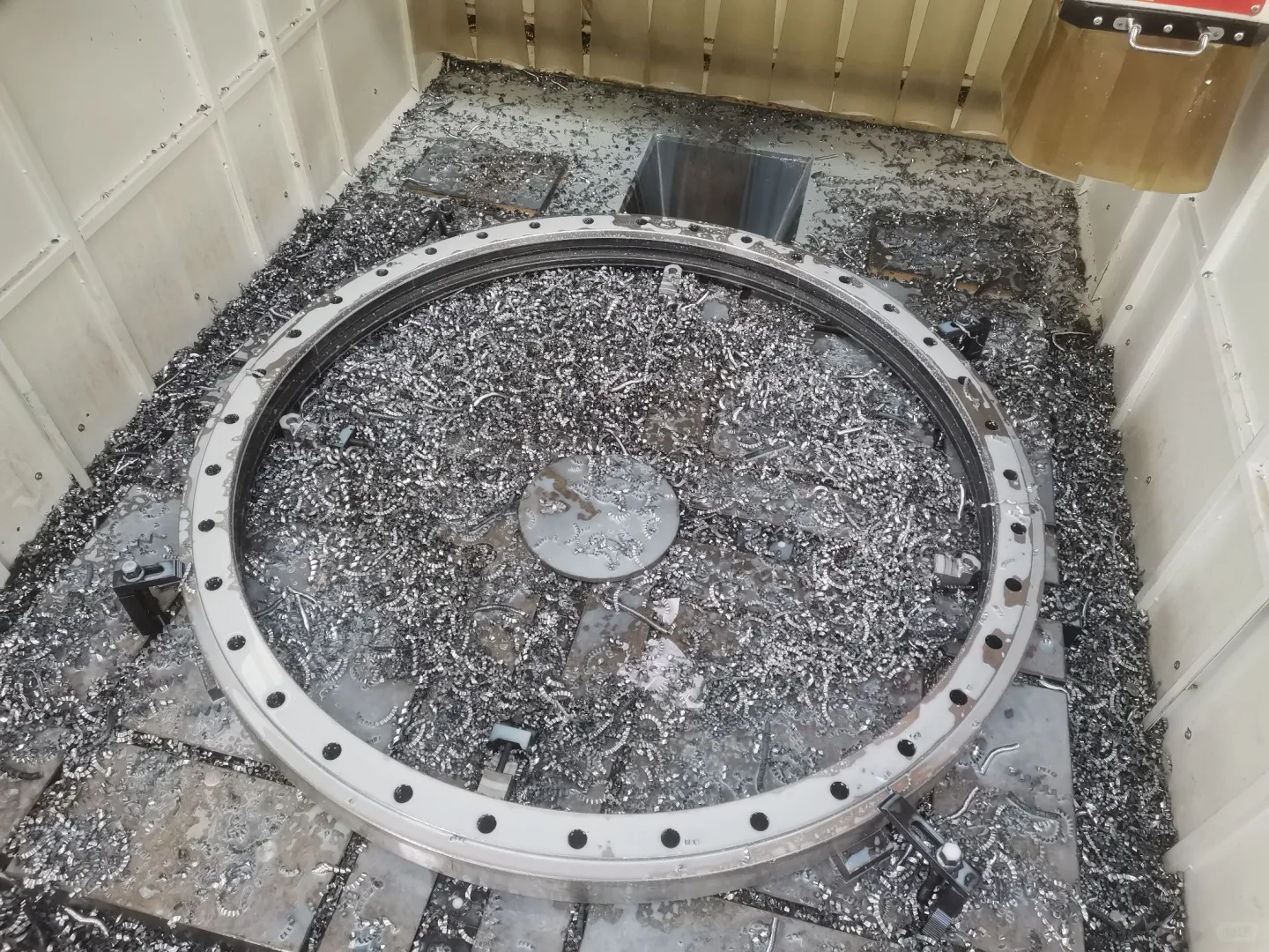 自定心卡盘，助力重型数控钻铣床高效加工