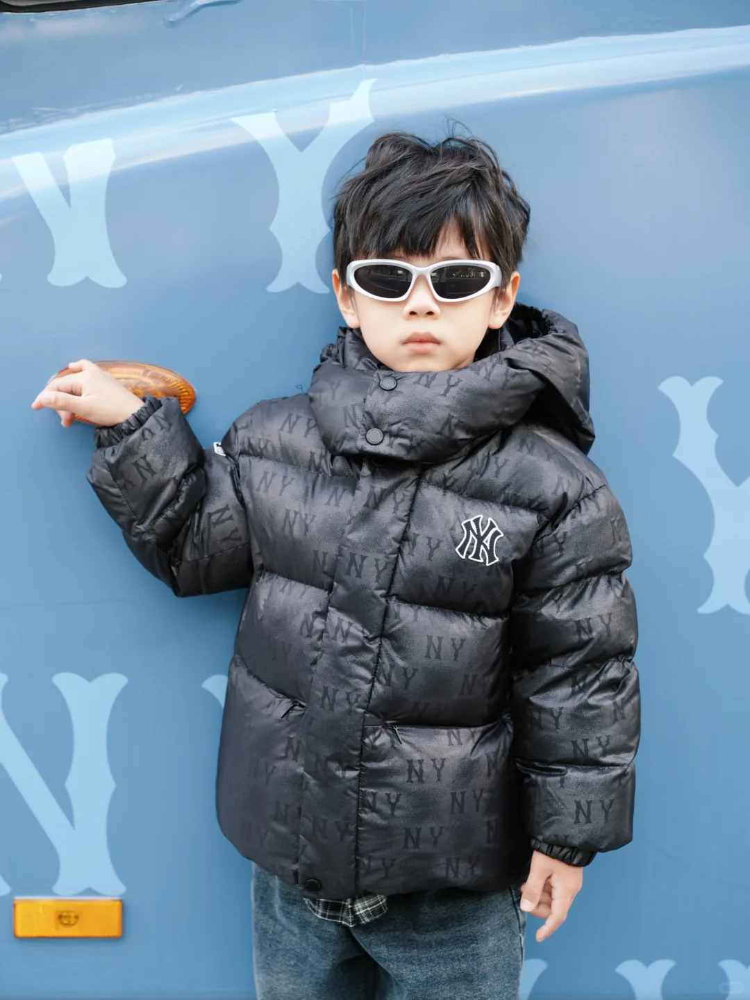 集合❗️上海街头惊现MLBKIDS老花痛车巴士?