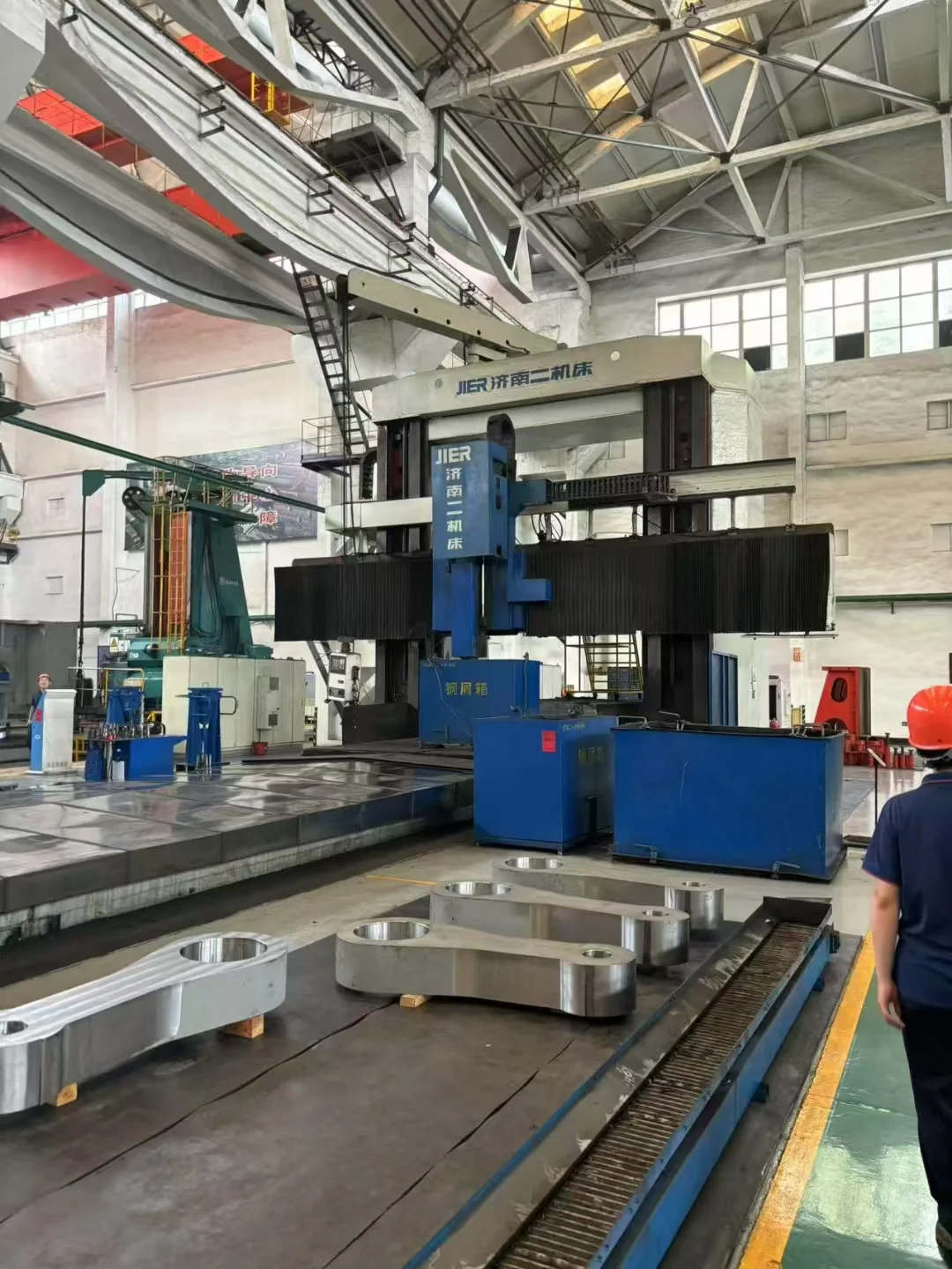 济南二机数控龙门镗铣床