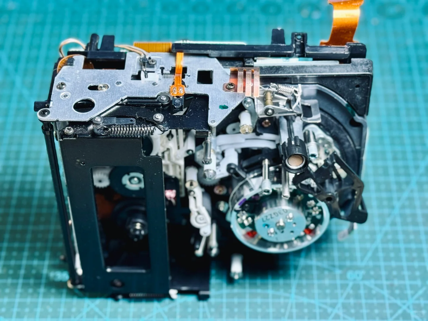 小日子三十多年前产的机电一体化典范！