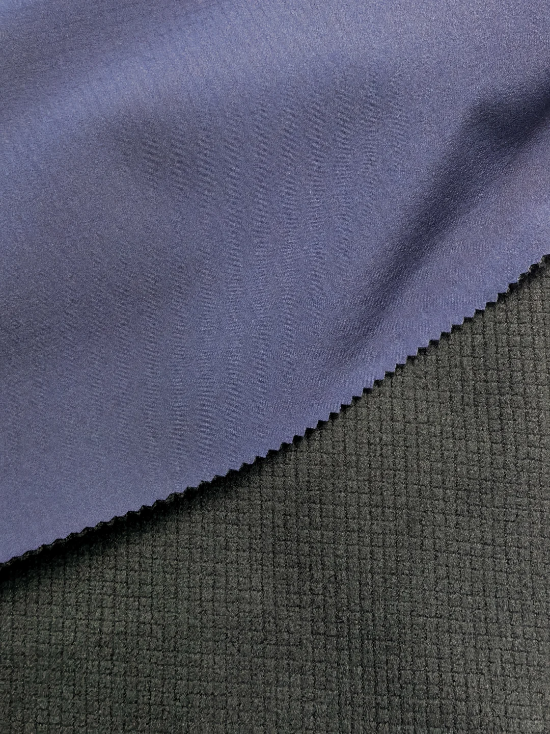 复合绒内里 | 弹力防水保暖亲肤软壳面料