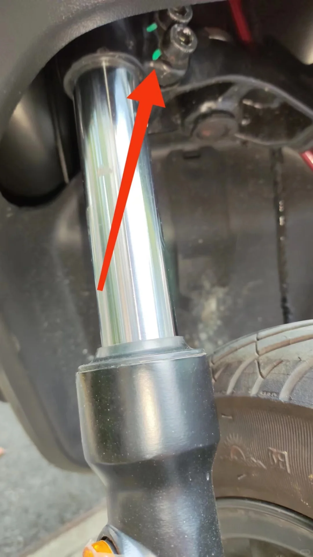 九号F90前避震换弹簧，后避震换气瓶减震