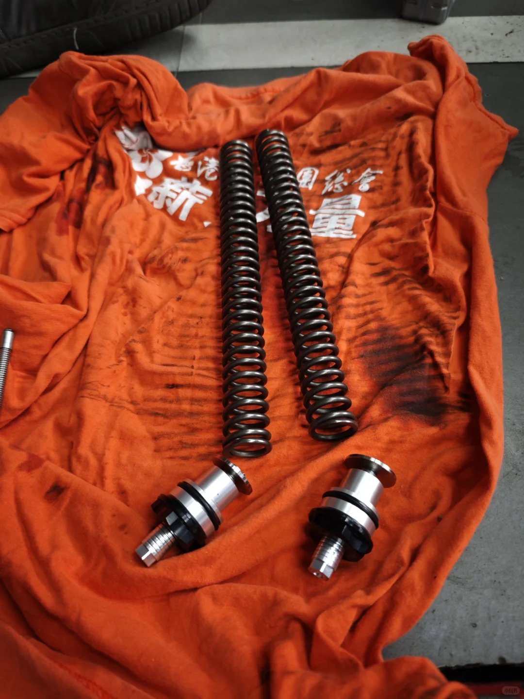 Nss350更换泰国NUI牌避震弹簧
