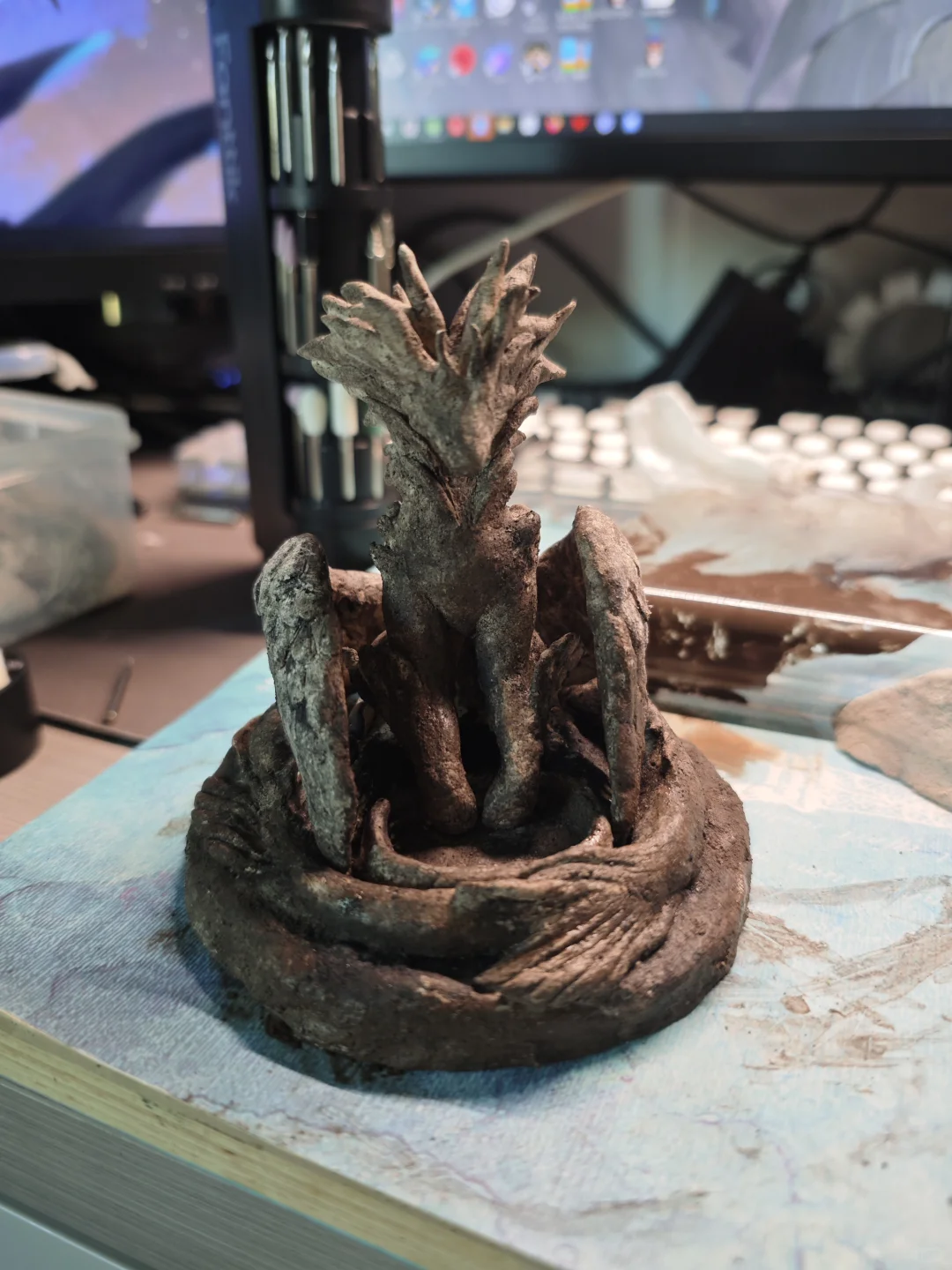 手搓白神的神秘小石雕