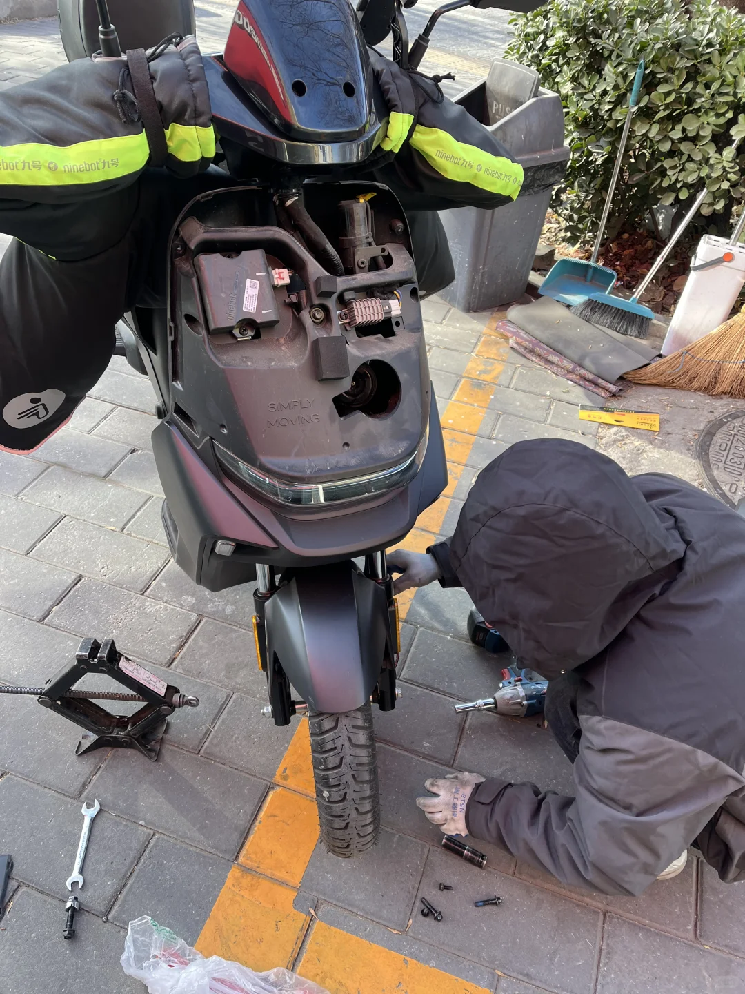 九号机械师换前减震弹簧