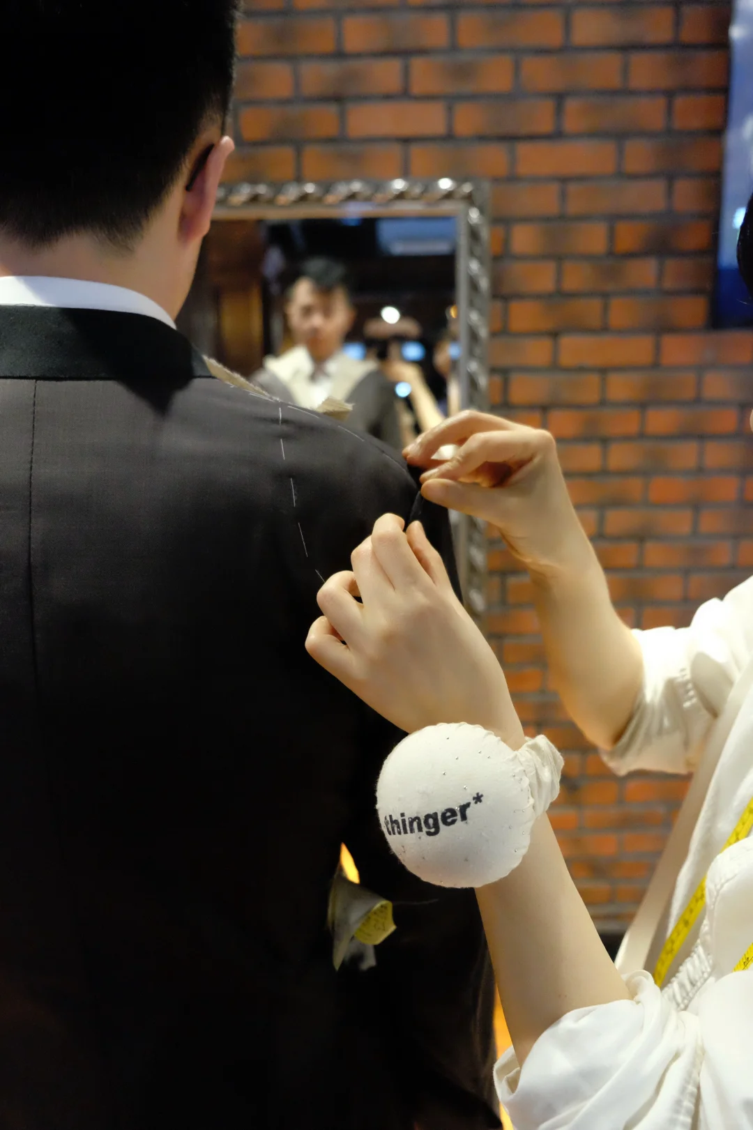 从业12年量体师の日常｜客人的试穿瞬间?