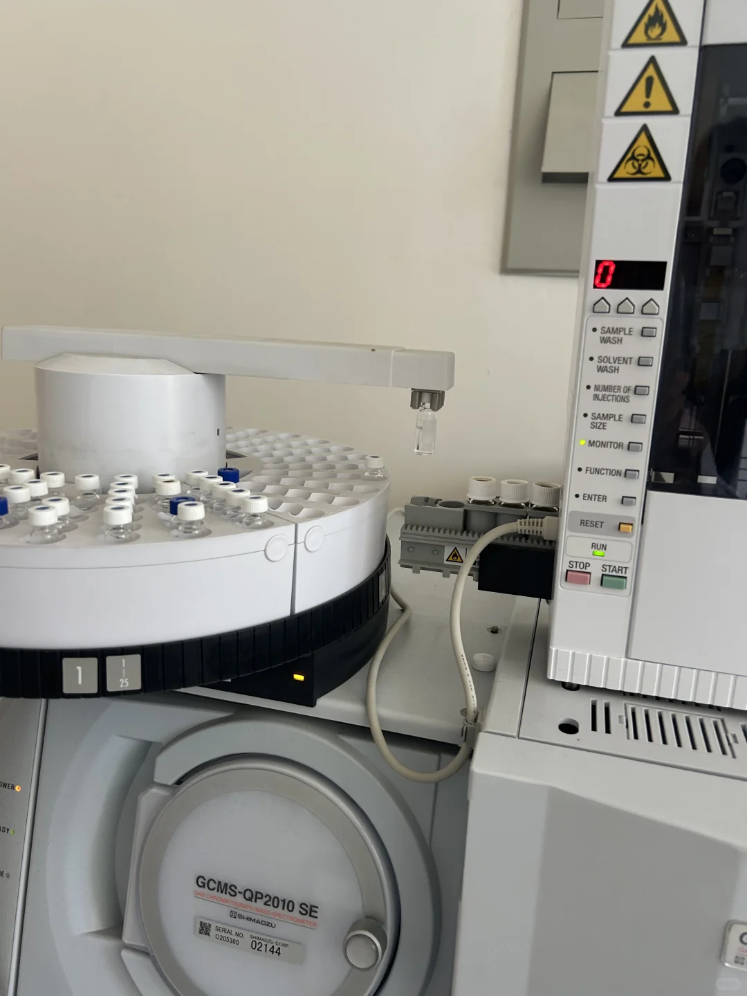 想把实验室最贵的仪器卖掉