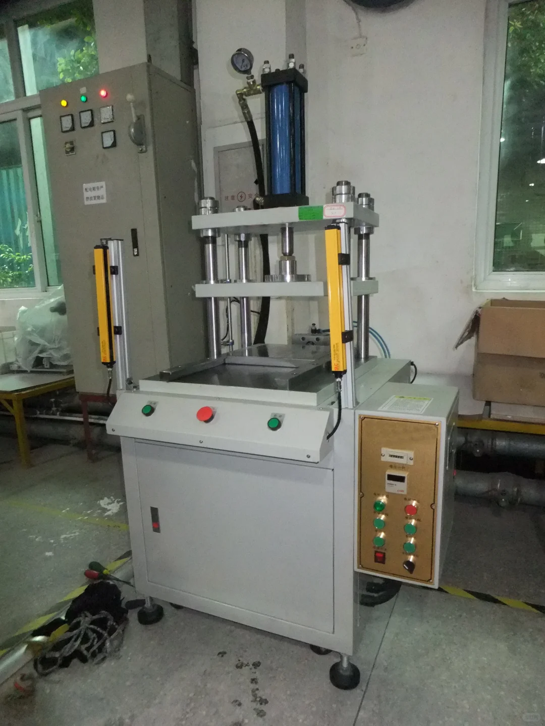 上海机械设备液压机热压机气压机