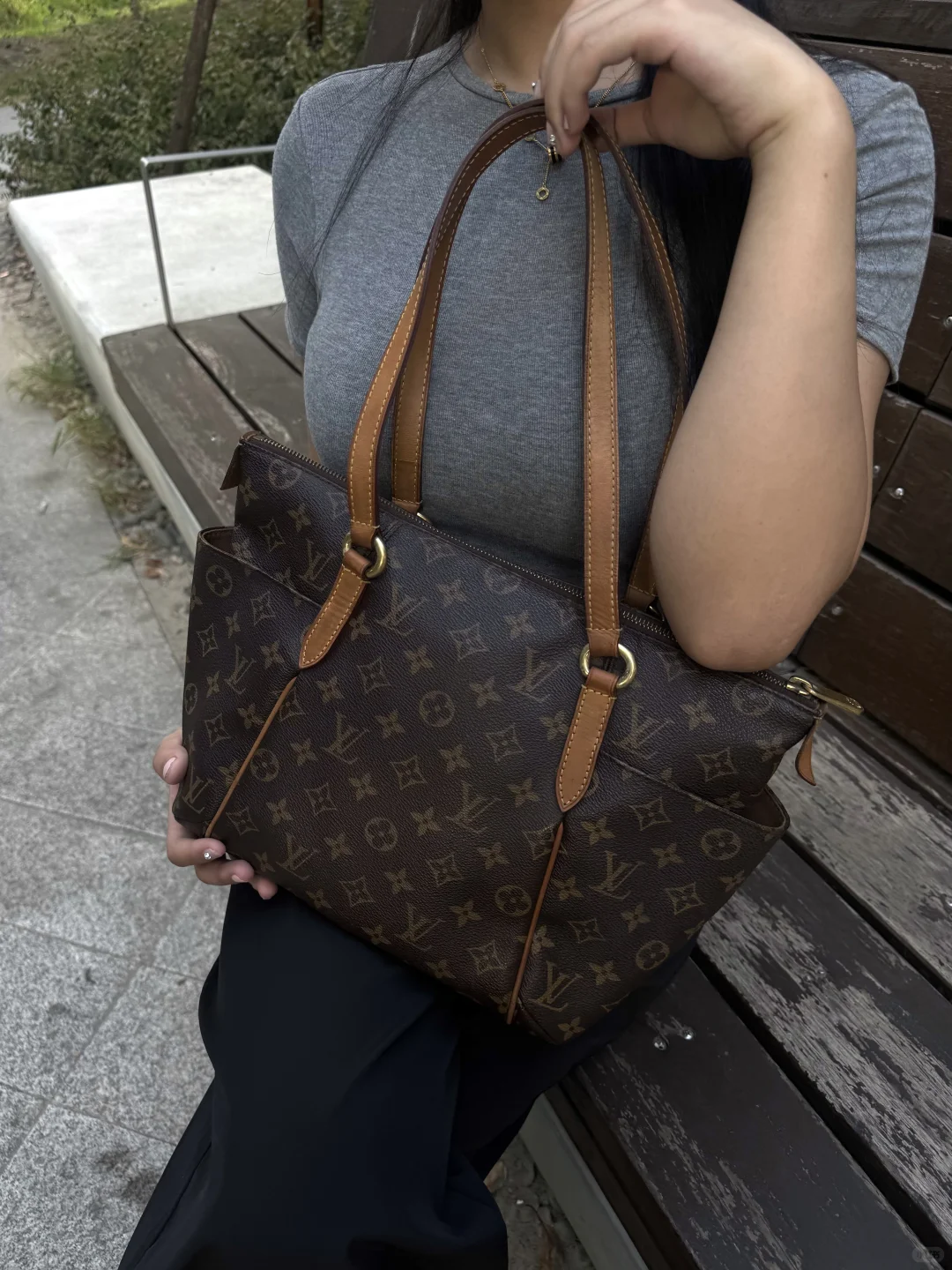 我看谁还没拥有百搭又能装的lv奶瓶！！