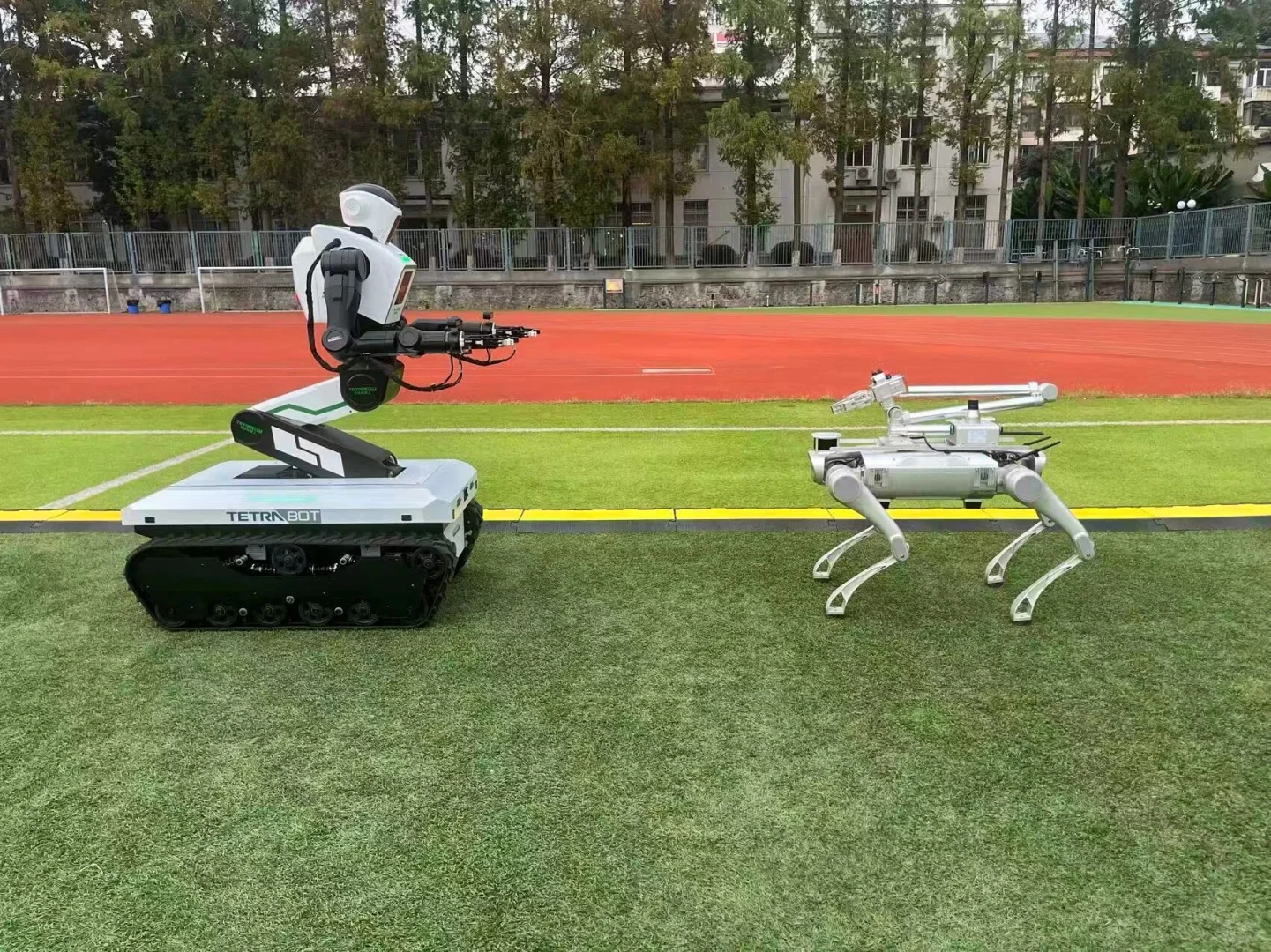 南京机器人机器狗空降河海