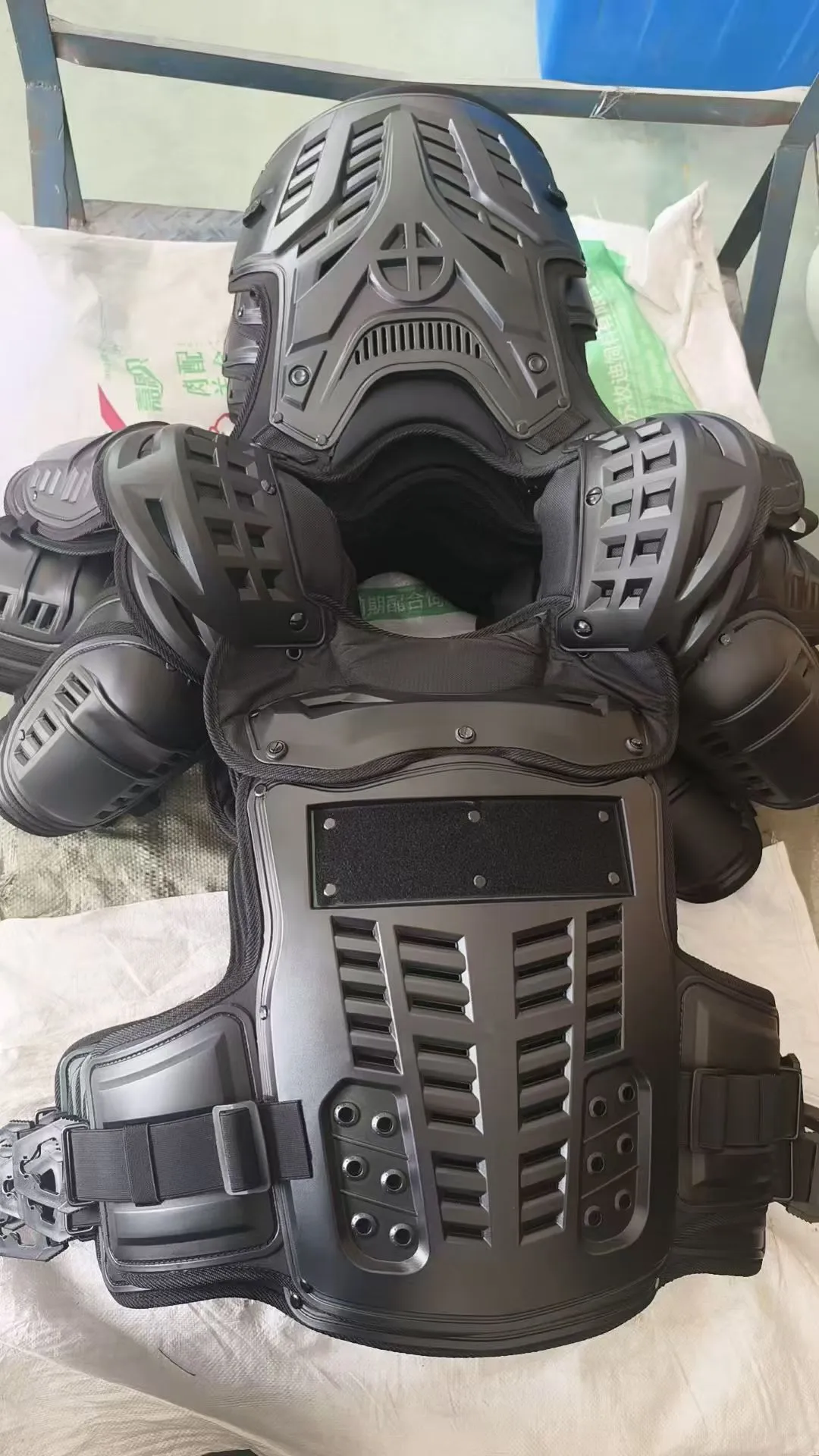 防暴装备，战术防暴服！