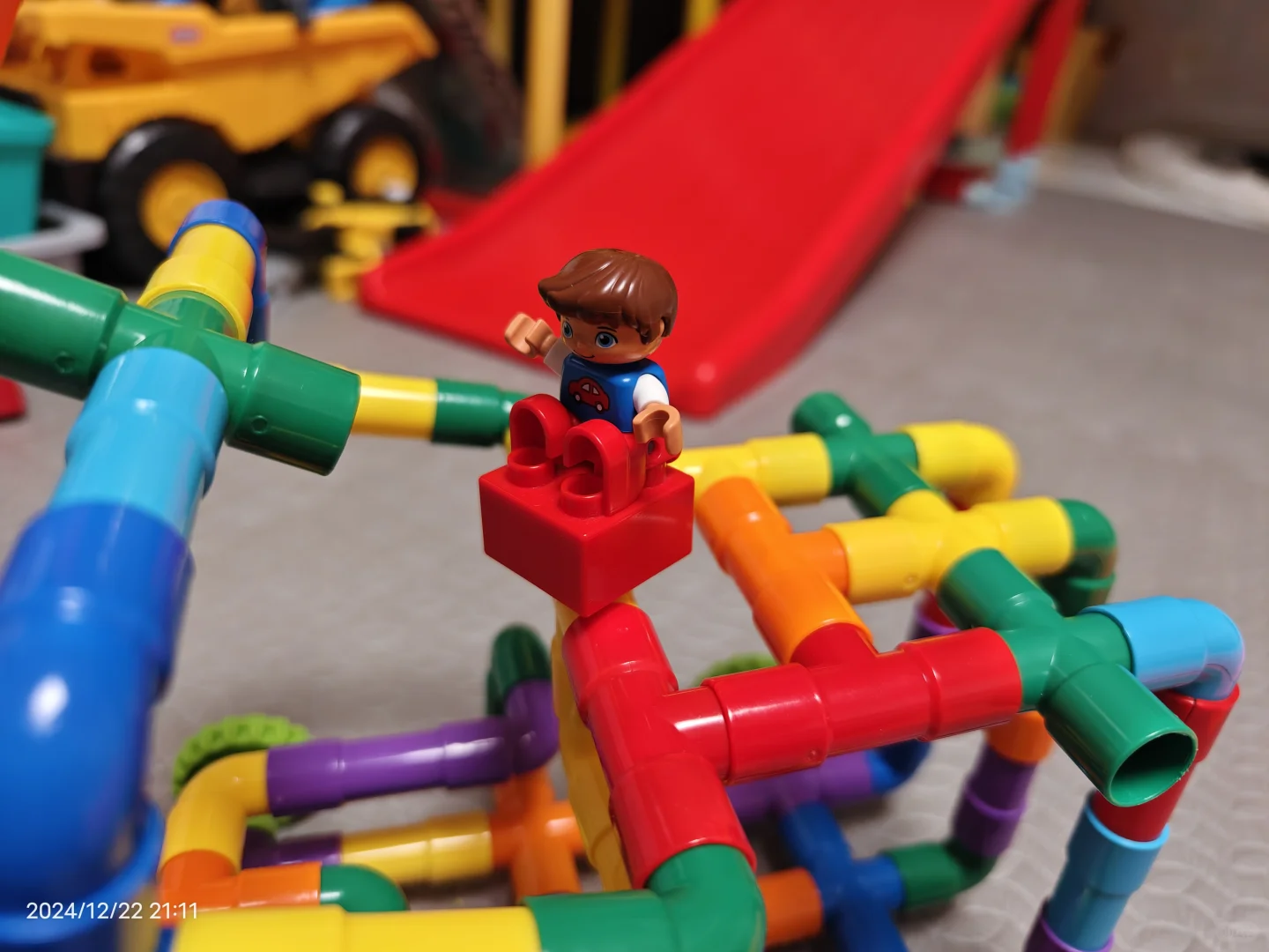 管道积木+乐高小人