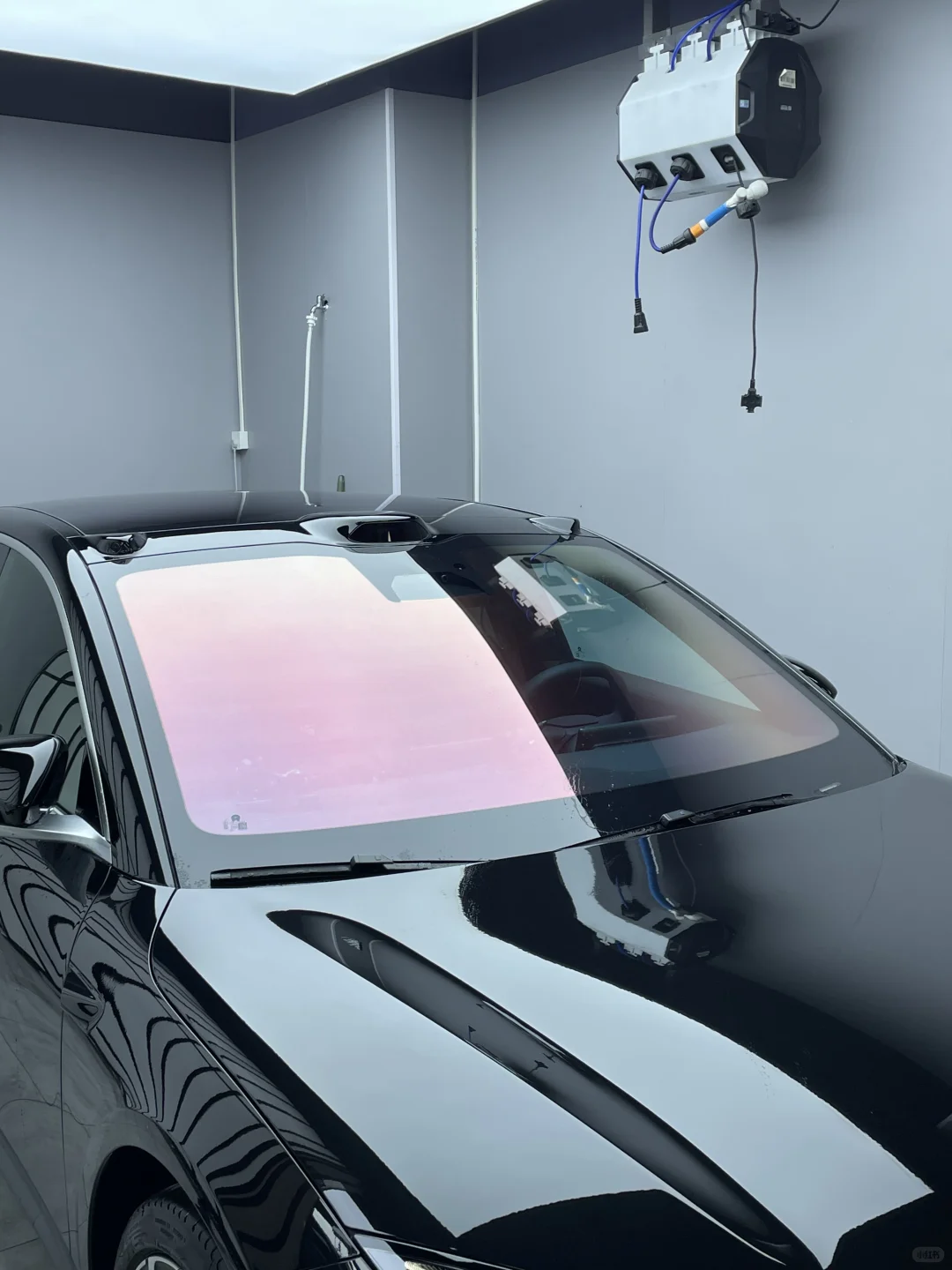 哇塞好看?可以变色的汽车玻璃隔热膜